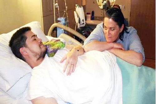 男人怀宝宝要生了视频